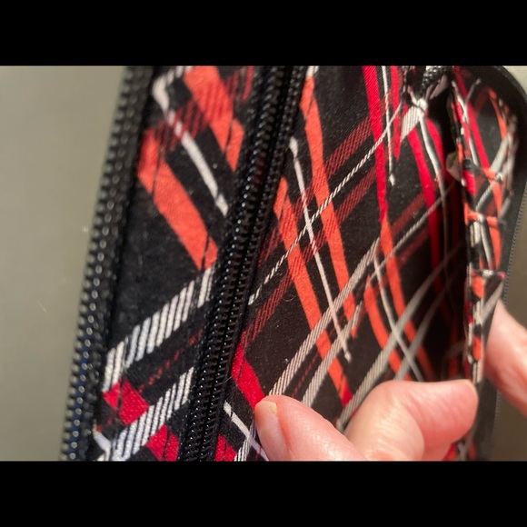 Vera Bradley Wristlet Wallet (2). - Picture 7 of 16